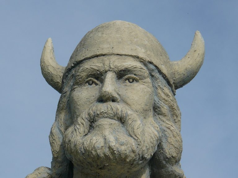 Gimli Viking Statue 01 – Visit Gimli – Gimli Manitoba and Interlake ...