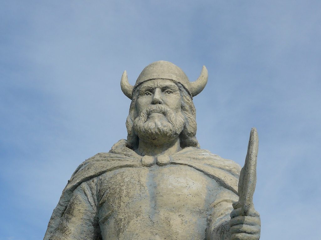 Gimli Viking Statue 02 – Visit Gimli – Gimli Manitoba and Interlake ...